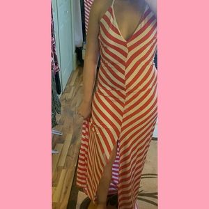 🌻 Open-Back Beach Ready Striped Maxi Dress